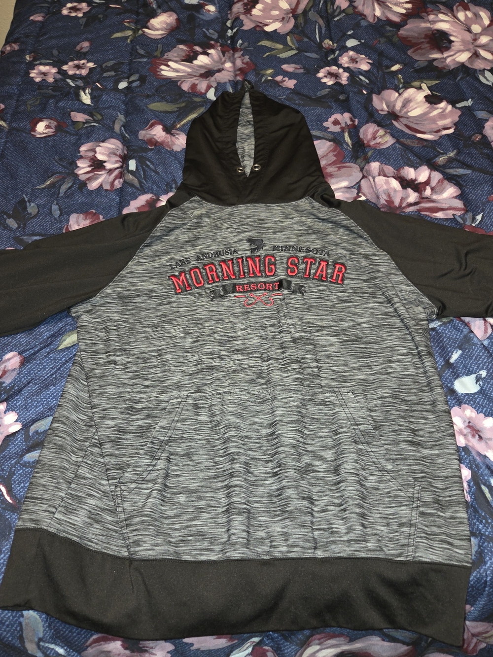 Morning Star Resort Hooded Pullover - Grey & Black